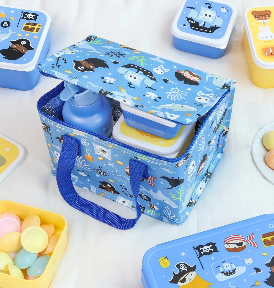 A Little Lovely Company Piraten koeltasje blauw gerecycled