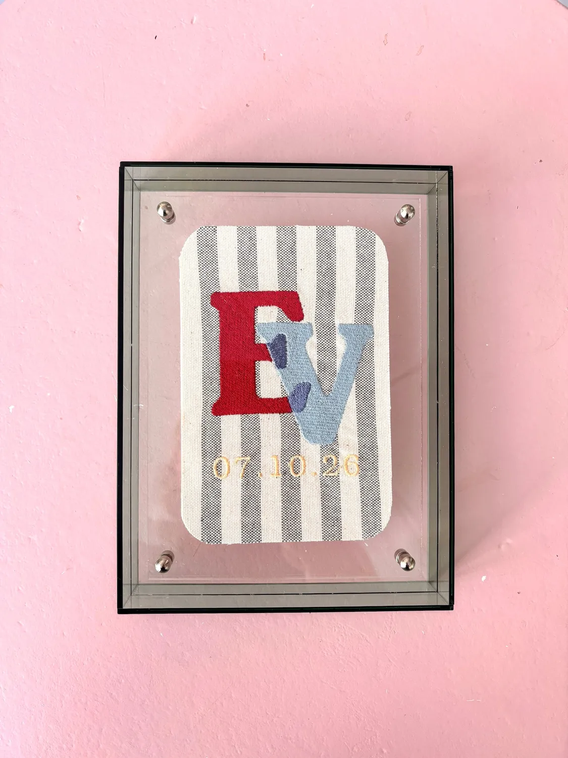 Musje Amsterdam The Keepsake Initials Rouge & Blue borduurlijst Violet
