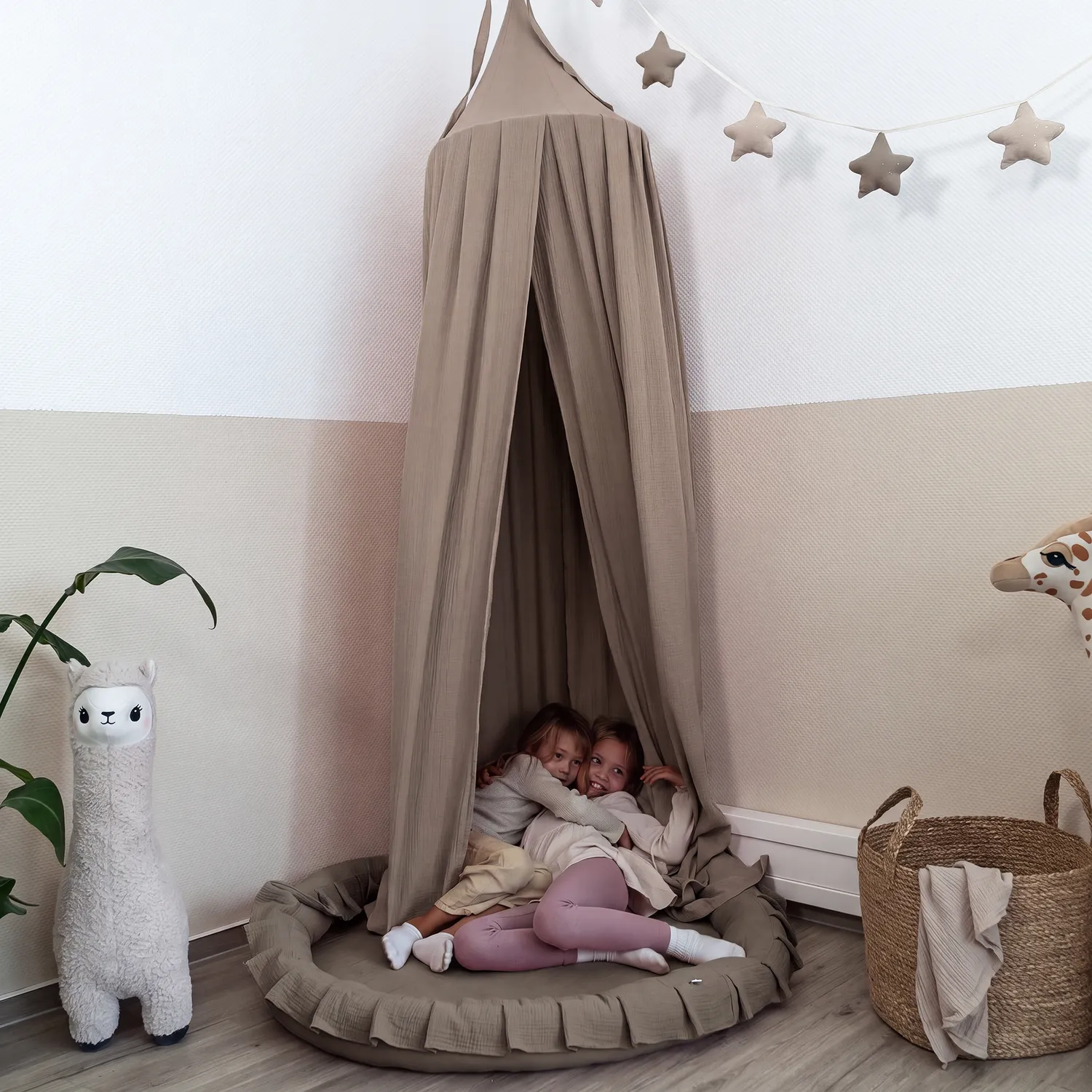 Lilimaus Kuschelecke baldakijn set met kussen muslin beige