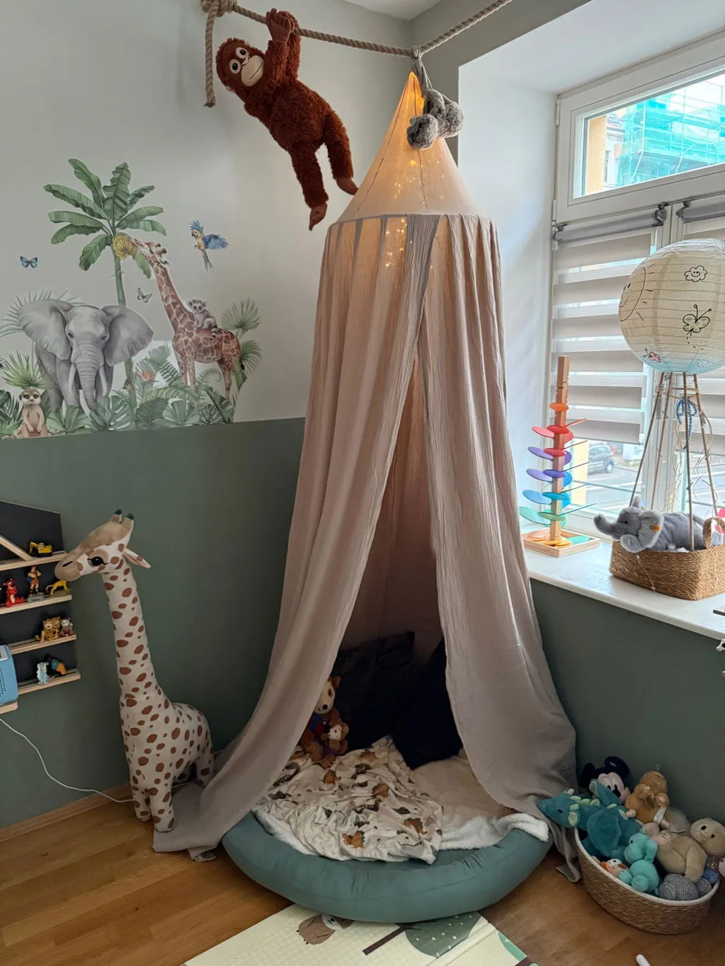 Lilimaus Kuschelecke baldakijn set met kussen muslin beige