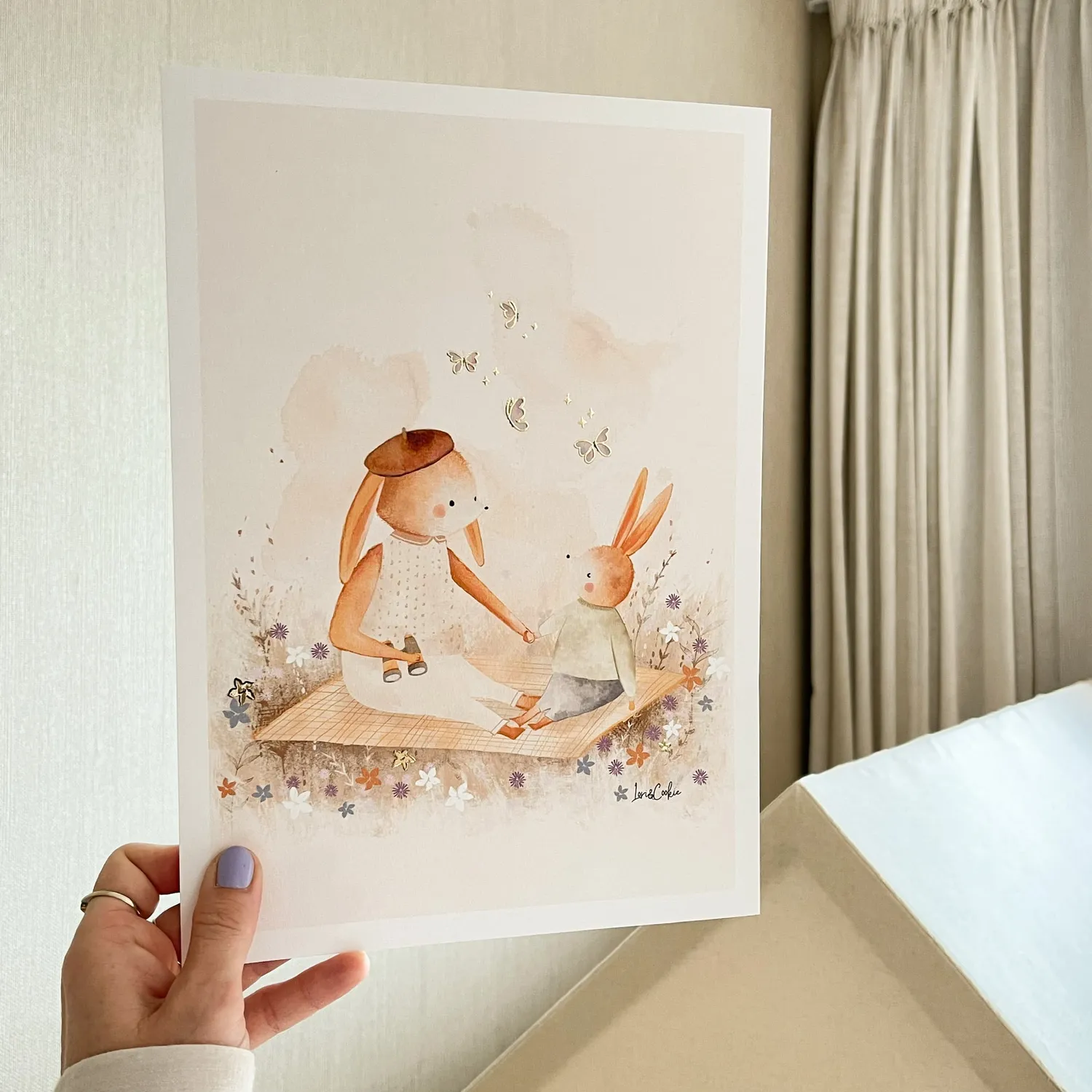 Lori & Cookie Kidsdeco Mama en Mia Konijn poster A4 goudfolie