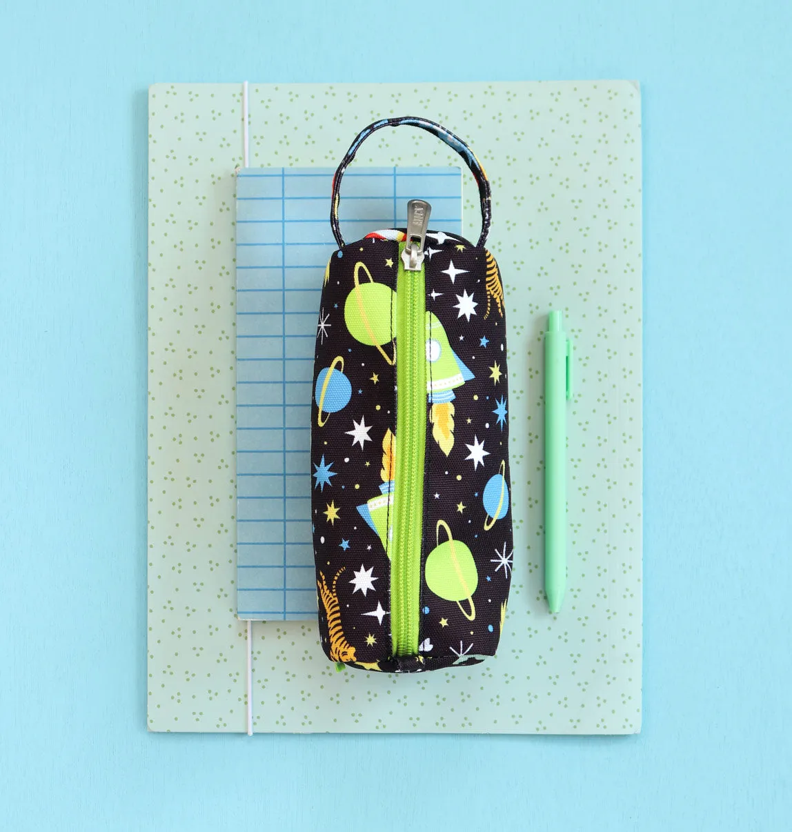 A Little Lovely Company Galaxy etui zwart met handvat gevoerd