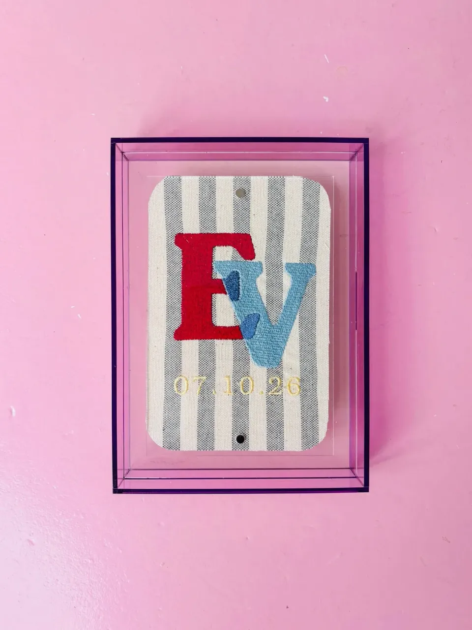 Musje Amsterdam The Keepsake Initials Rouge & Blue borduurlijst Violet