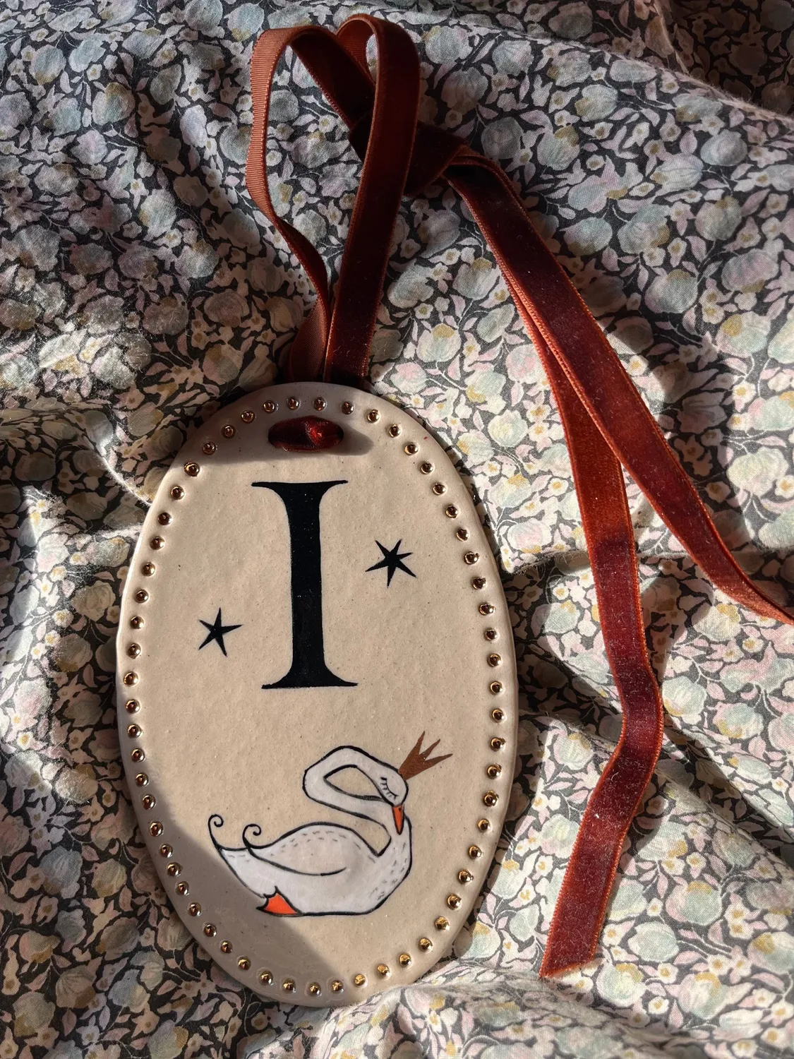 Atelier Fabel Letterbordje ovaal 10x15 cm met dierfiguur