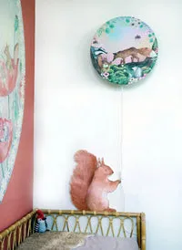 Hartendief Squirrel muursticker 40x50 cm bos