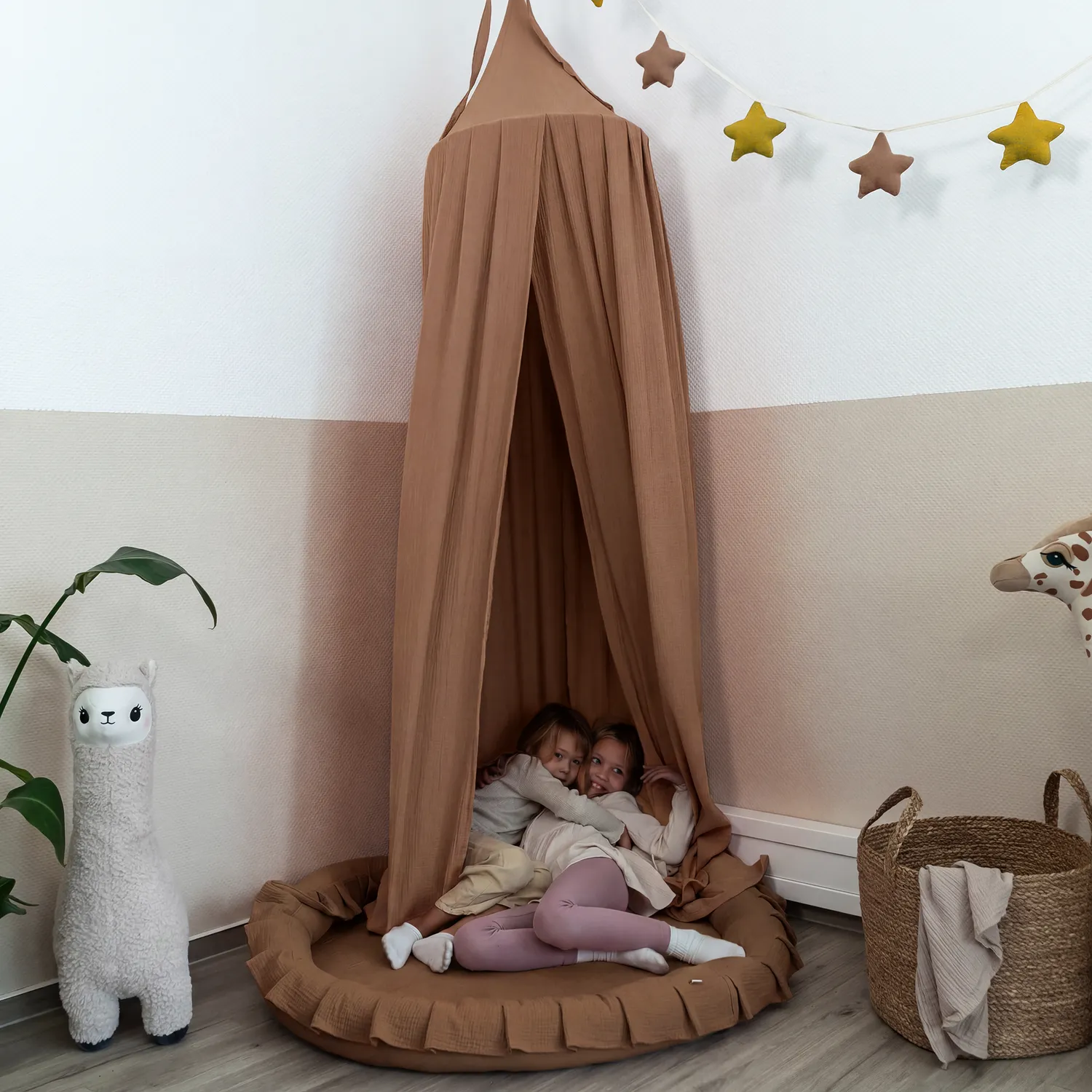 Lilimaus Kuschelecke baldakijn set met kussen muslin beige