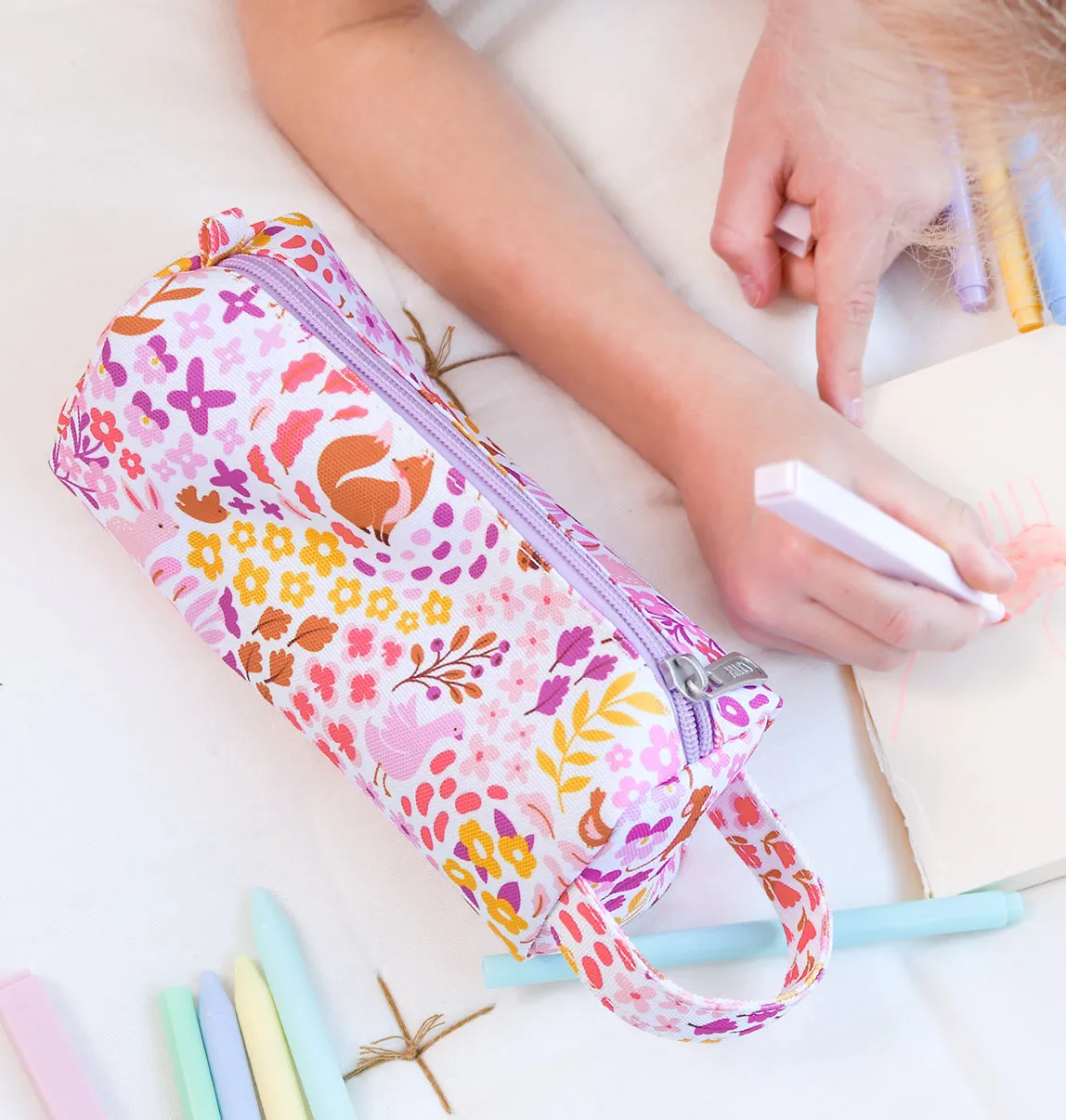 A Little Lovely Company Bloementuin etui lila gevoerd met handvat