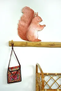 Hartendief Squirrel muursticker 40x50 cm bos