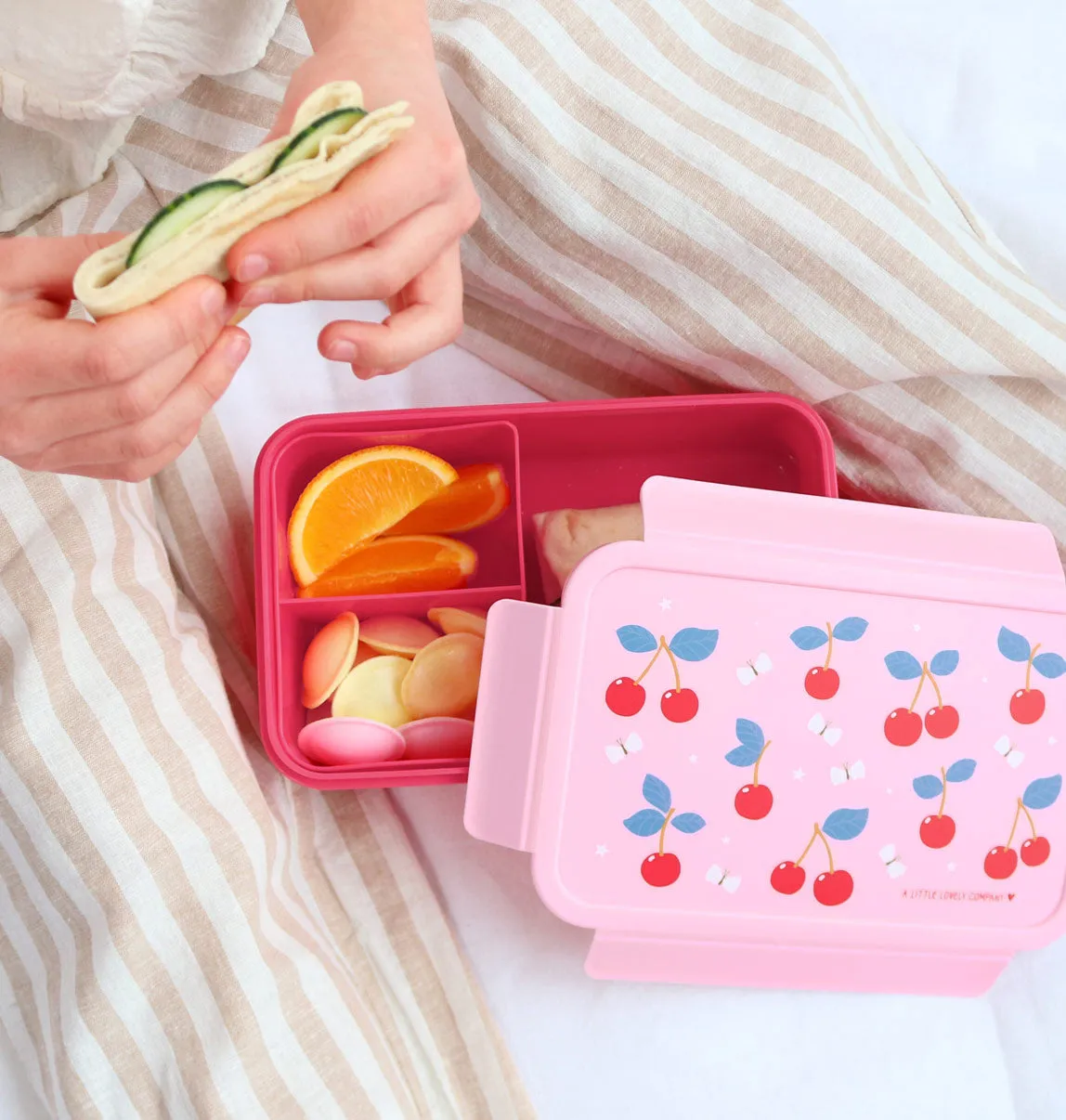 A Little Lovely Company Kersen bento lunchbox roze 2-vaks