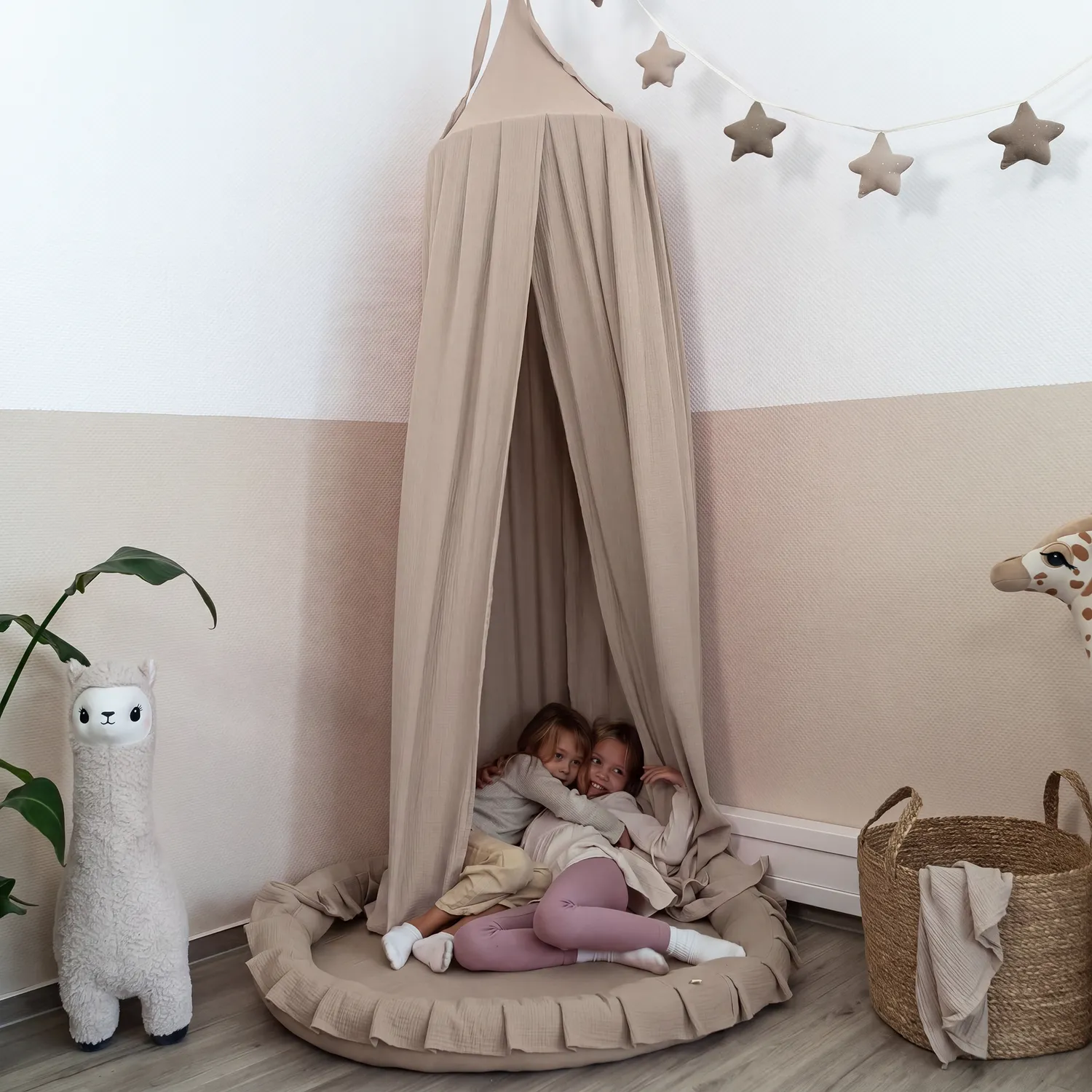 Lilimaus Kuschelecke baldakijn set met kussen muslin beige